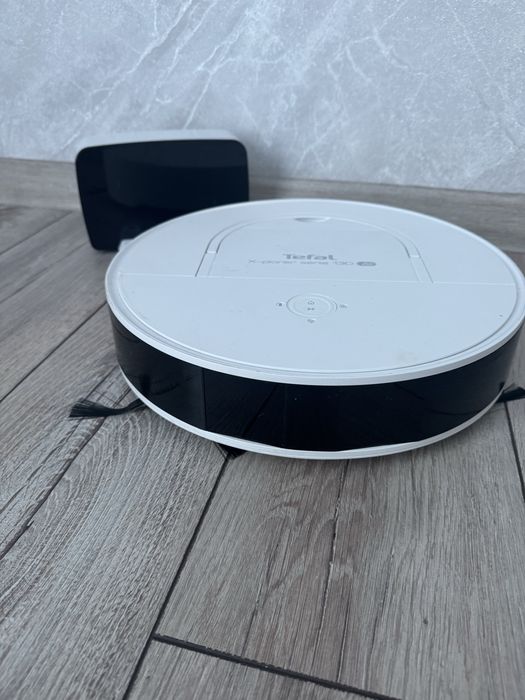 Робот пылесос марки Тефал в хорошем состояний