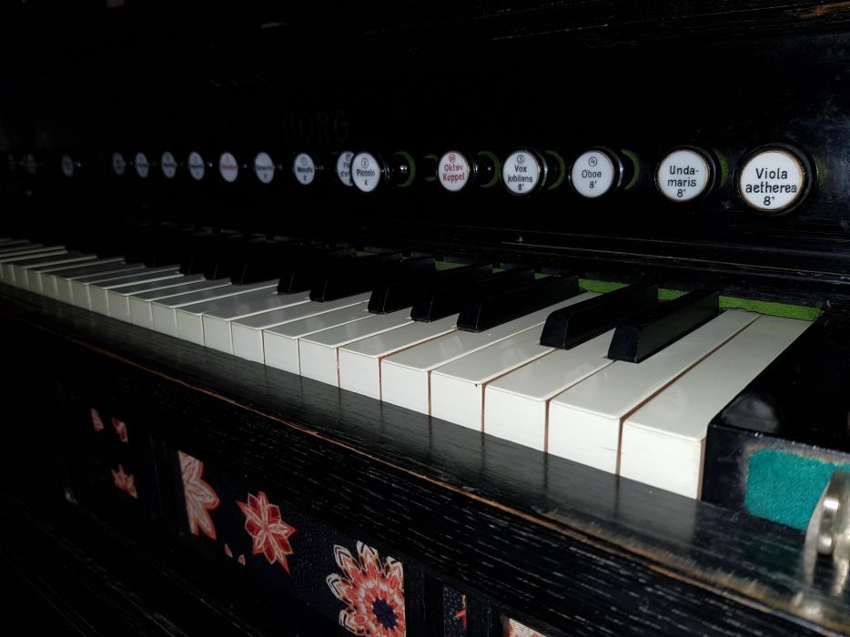 Mannborg Harmonica fabricat 1924 . pianina pian claviatura