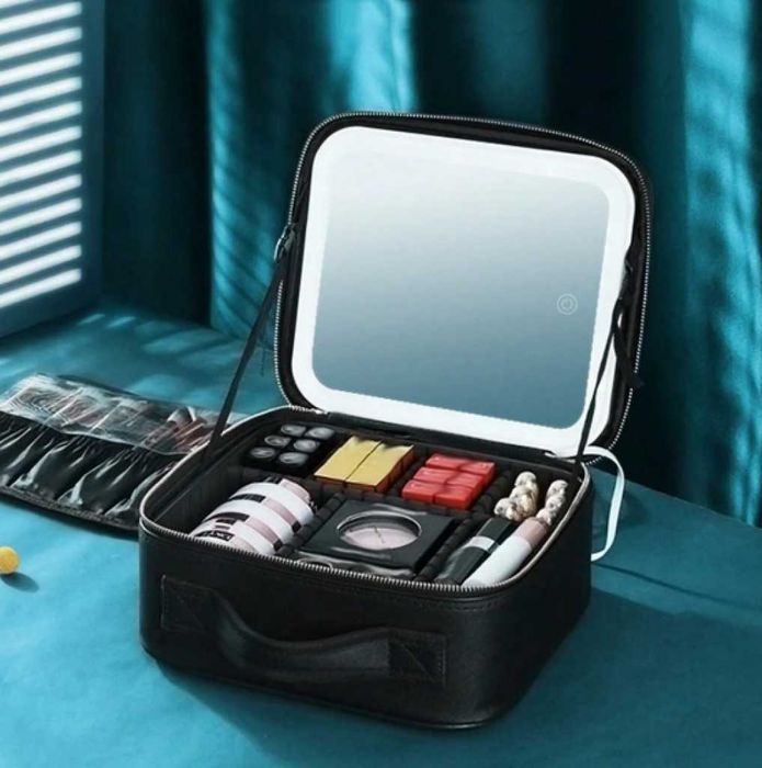 Козметична чанта с LED огледало, регулируеми отделения, органайзер