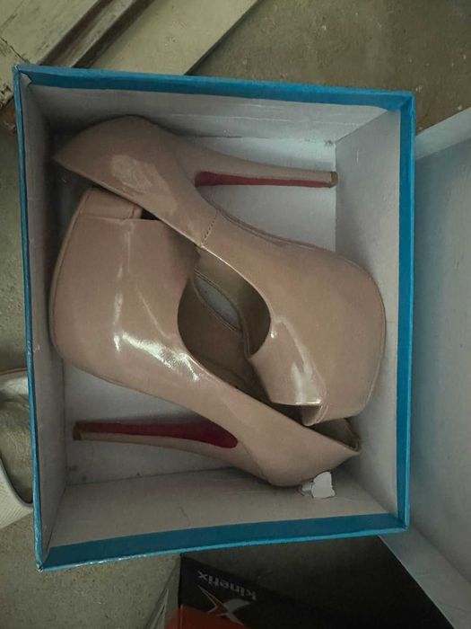 Туфли, барлығы 34,   37 беж с ремешком