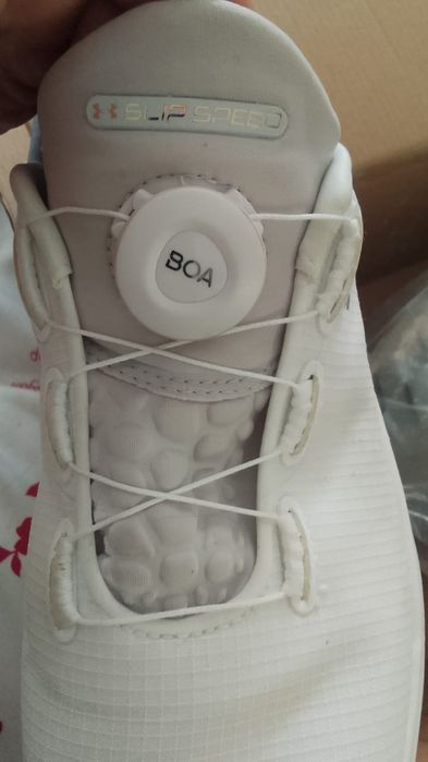 Продам кроссовки летние