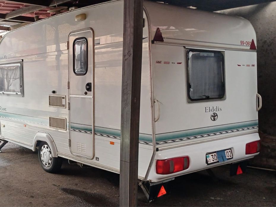 Автодом на колесах (кэмпер)