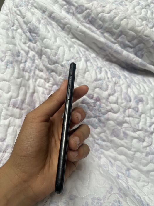 Продам 7 айфон срочно