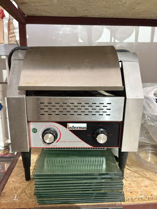 Toaster profesional cu bandă Infernus – prăjitor pâine și chifle