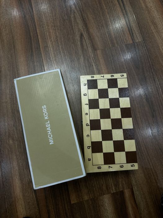 Шахматы новые деревянные