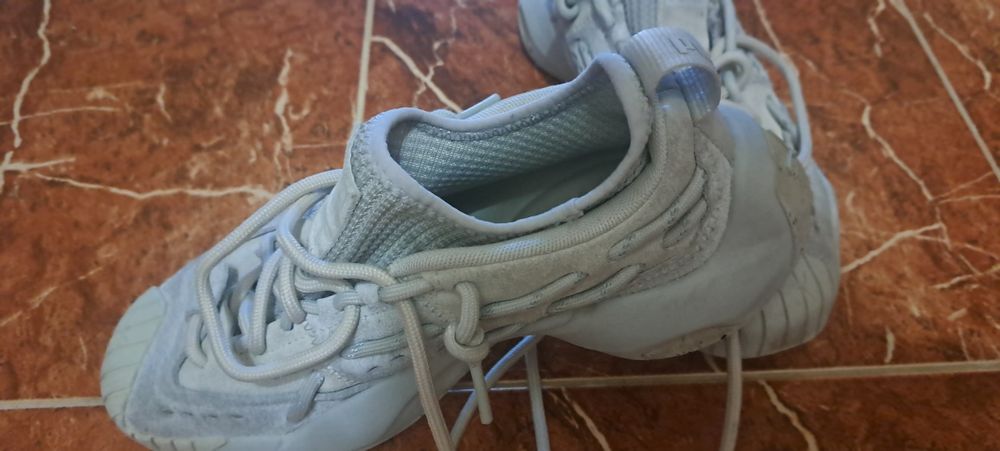 Маратонки PUMA размер 37.5