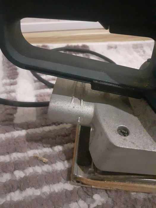 Vând  șlefuitoare  Bosch  Gss 280AE