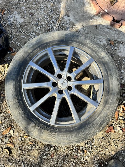 Диски с резиной.