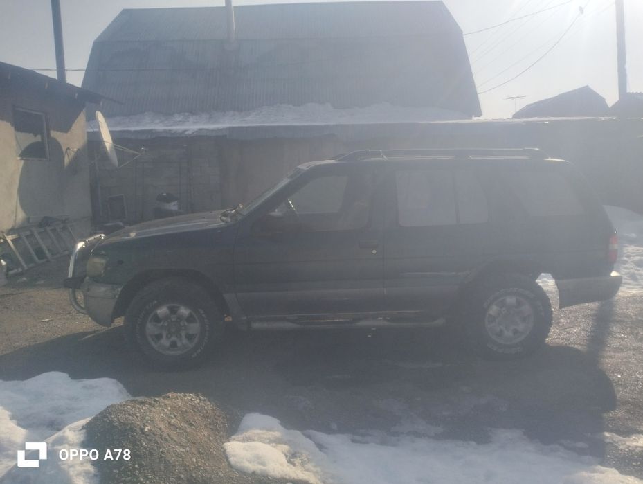 Ниссан террона .