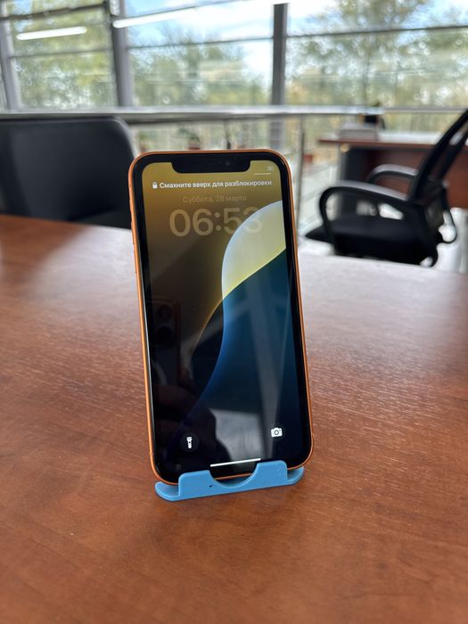 iPhone XR в корпусе 17 Pro