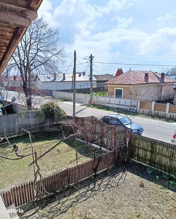 Casa (la rosu) + teren 2522 mp – ideala pentru personalizare - Cost