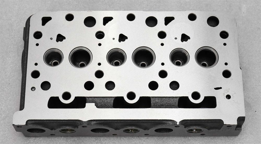 Chiulasa motor D1503 - Piese pentru motor Kubota