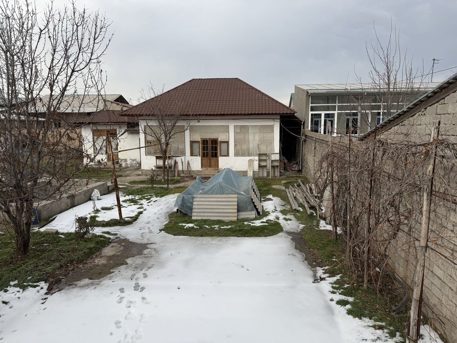 Срочна Yer sotiladi 12 Sotix. Bo’lib berishga ham beriladi