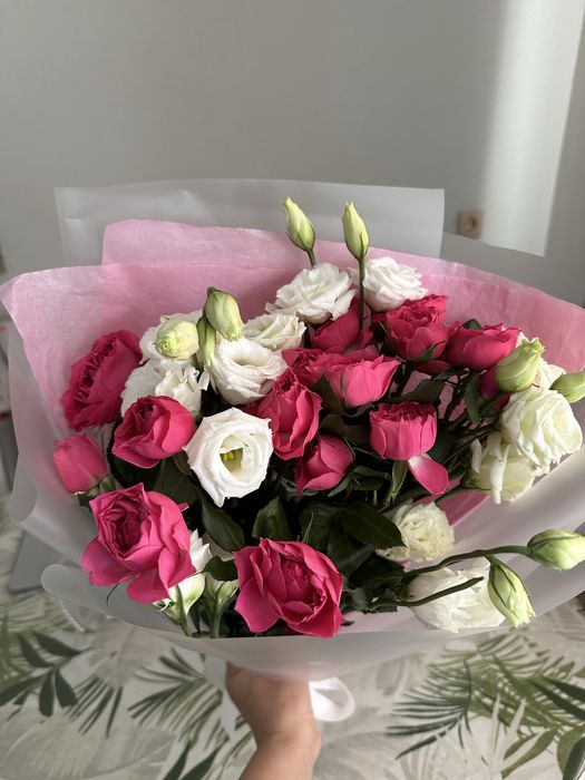 Букет цветы кустовые роза