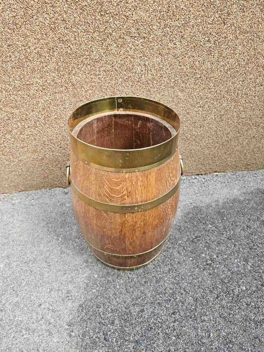 Масивна дъбова каца (чадърник с обков от месинг)