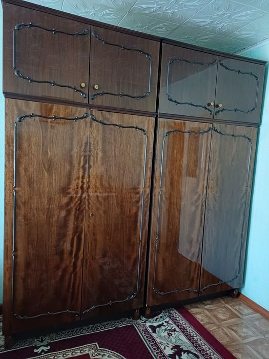 Тумбочки, шкаф с антресолью