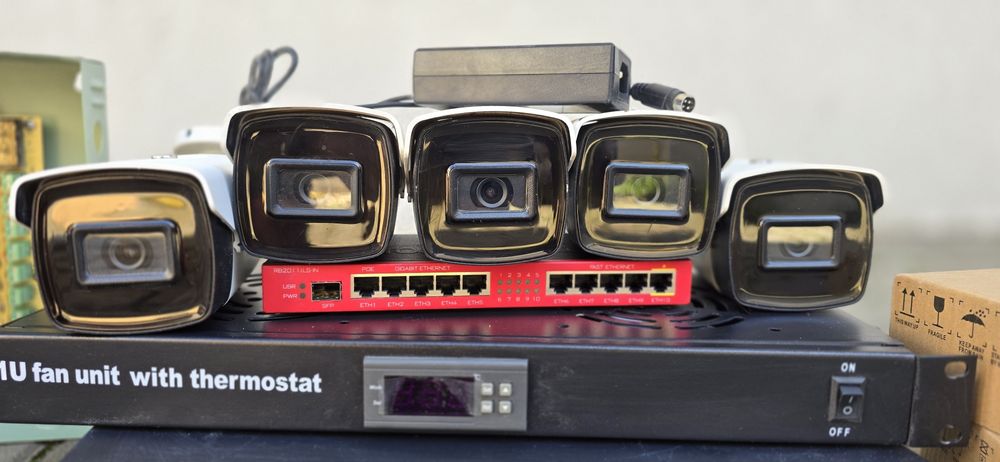 Sistem complet monitorizare - DVR , 5 Camere 4K , Cooler , Router Mikrotik, Sursa alimentare  doze camere