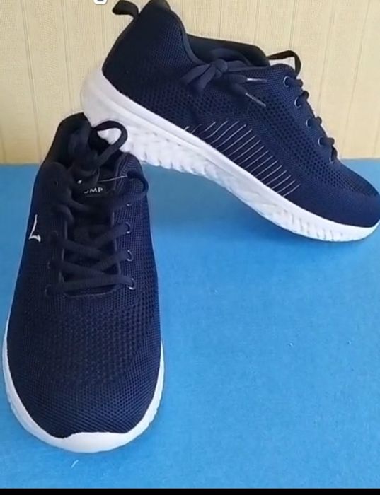 Кроссовки  унисекс рр 40 - 41