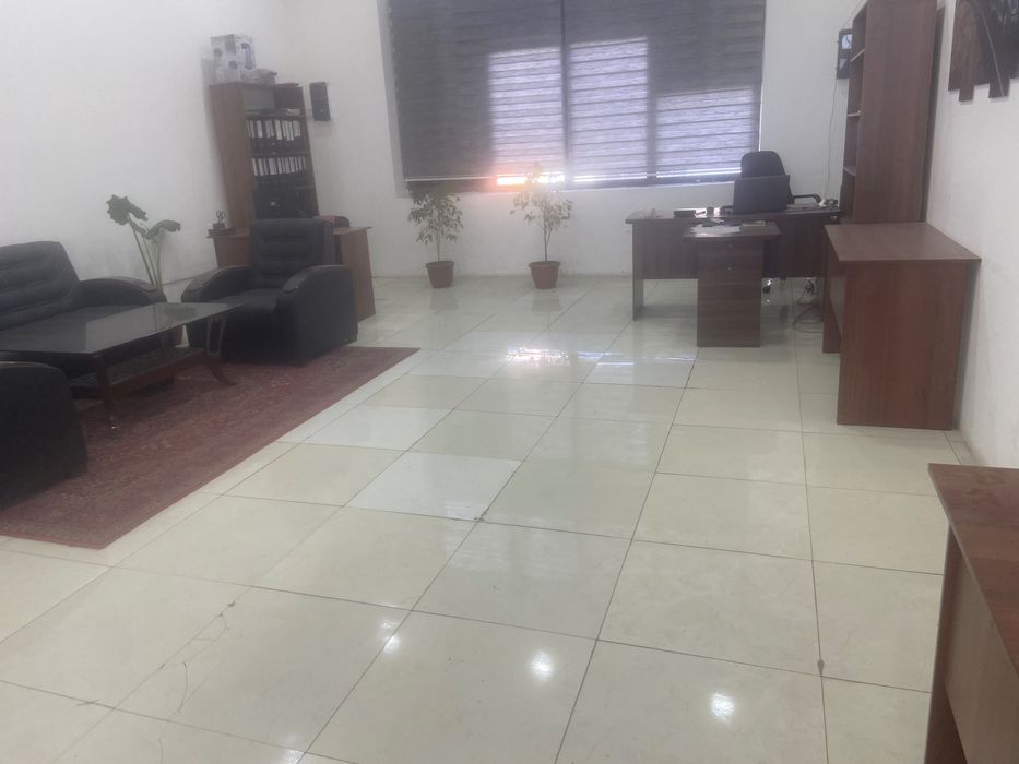 Ofis uchun arendaga joy bor kotta va shinam