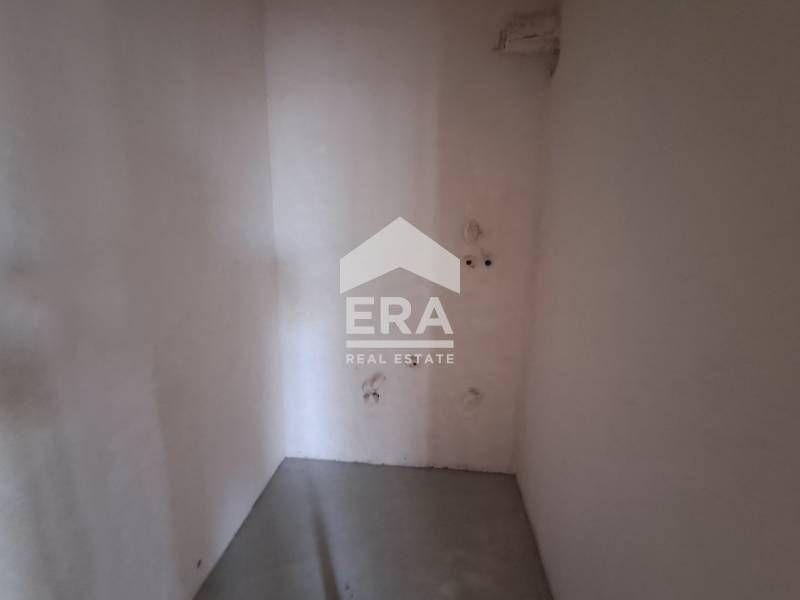 Продава се Двустаен апартамент в Варна, Победа - 68 кв.м за 1765 €/кв.м - Снимка #11