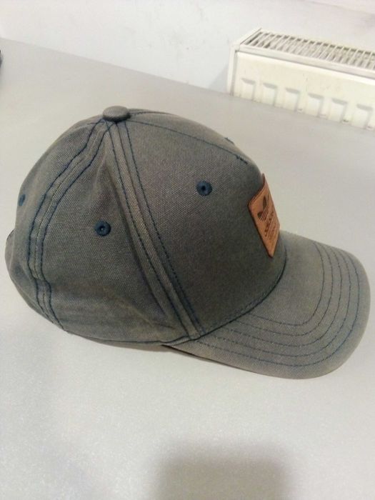 Șapcă adidas originală (modelul șters nu decolorat)