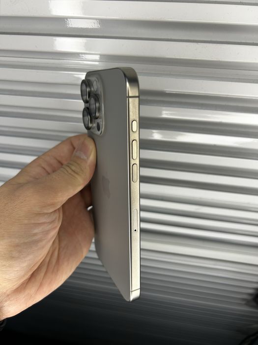 Продам айфон 15 про макс