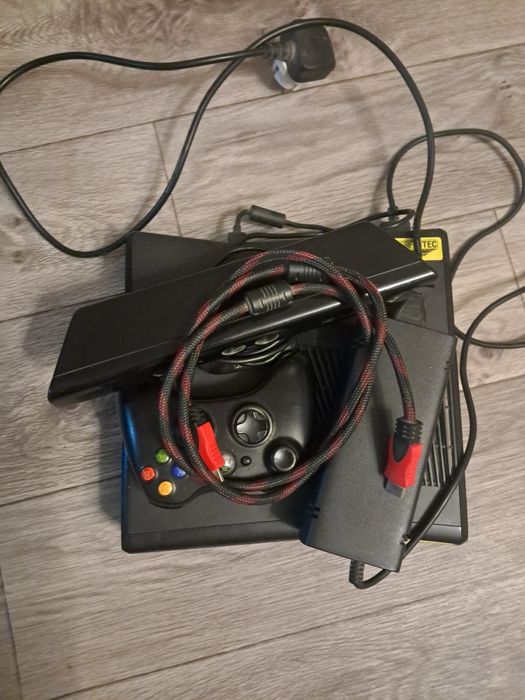 Игровая приставка Xbox 360