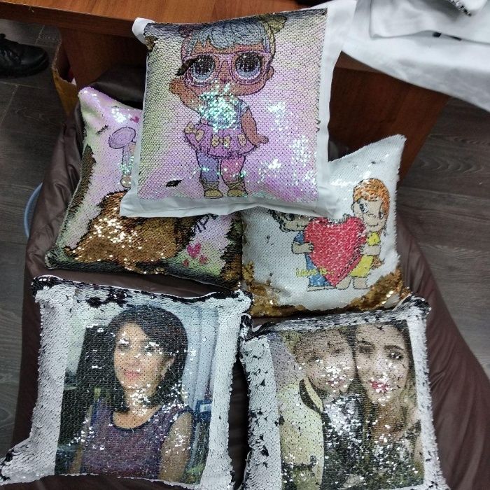 Подушка Хамелеон отличный подарок на память. Печатаем под заказ.