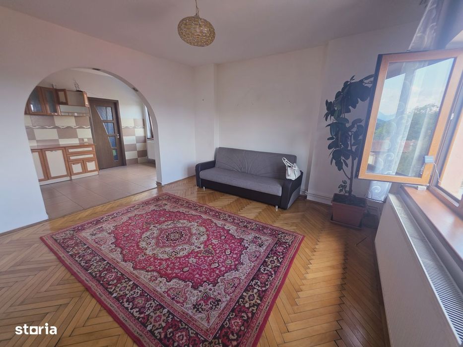 Inchiriez 2 camere str Lunga zona Complex Bartolomeu