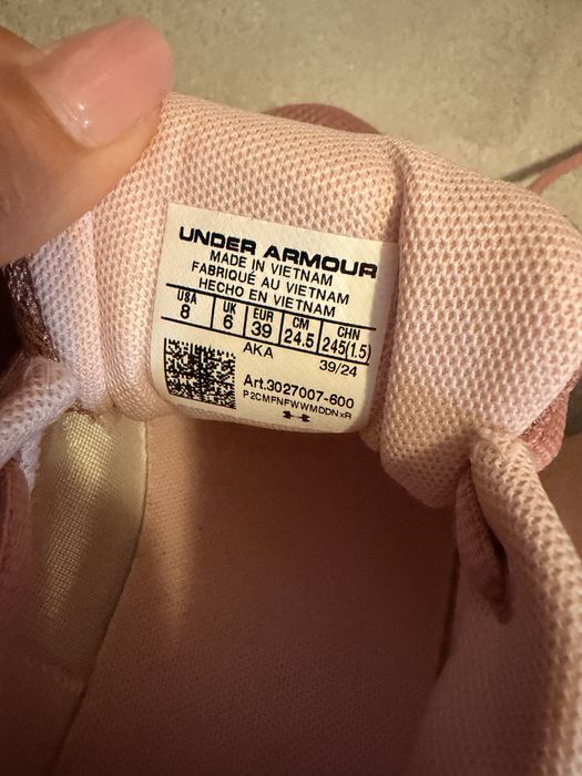 Дамски маратонки Under Armour- неразличими от нови