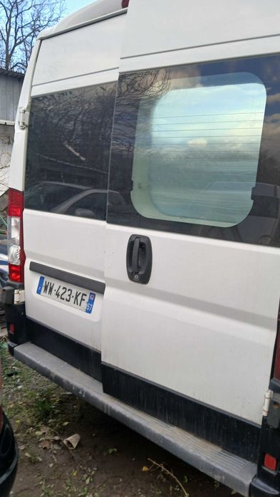 Продавам товарен бус Peugeot Boxer 2.2 HDI