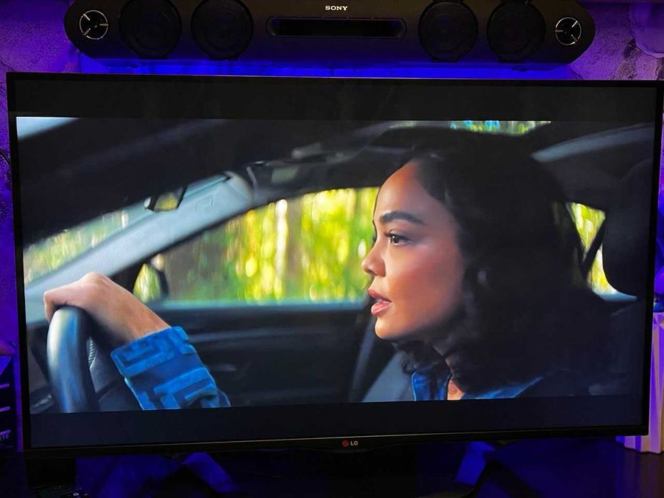 LED телевизор LG 47LA690V