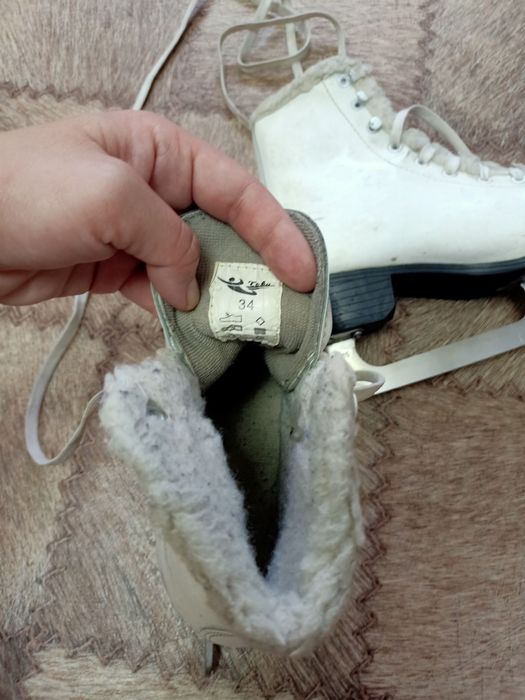 Фигурные коньки  34 р.