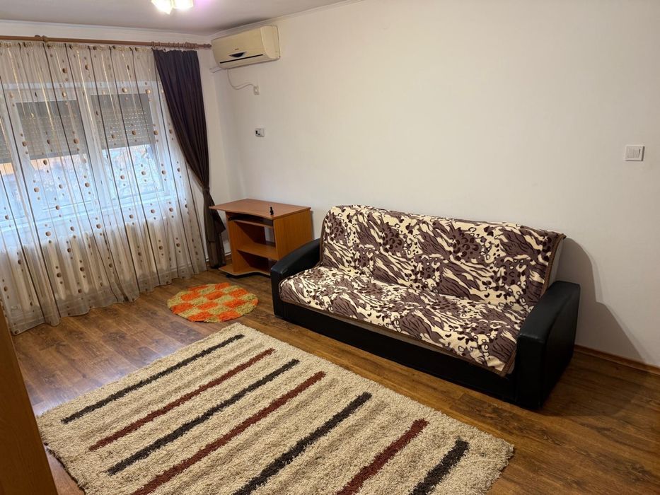 Inchiriez apartament 2 camere decomandat