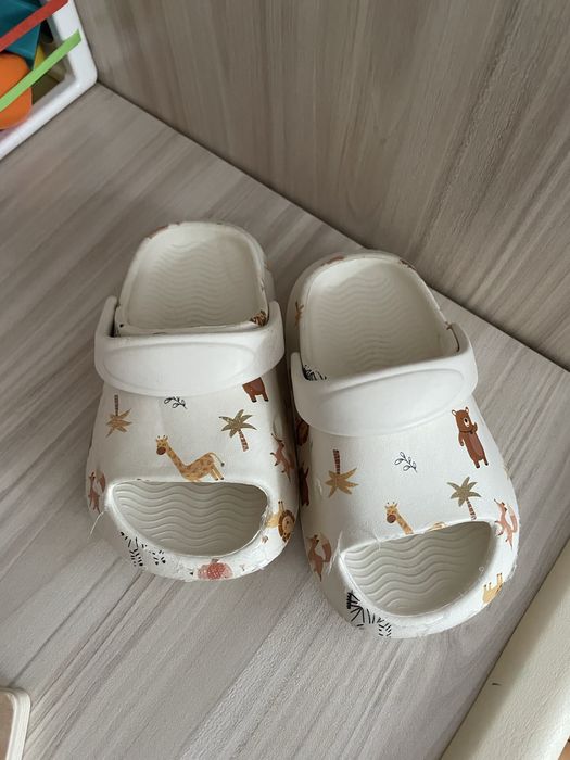 Крокс чехли 22/23 номер