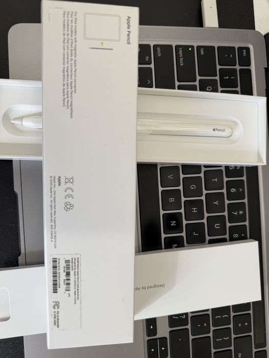 Apple pencil 2, in cutie , ca nou folosit maxim 2 ore