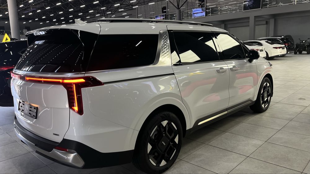 Kia Carnival hybrid 2026