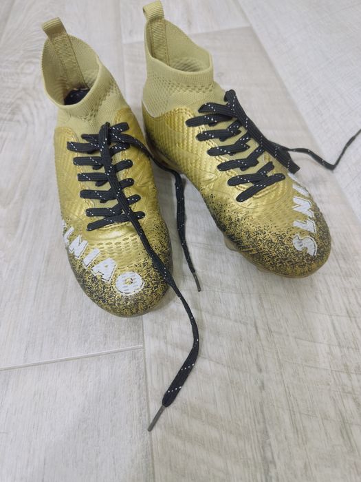 Футбольные бутсы