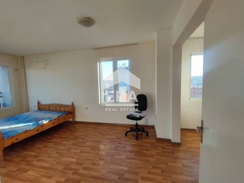 Продава се Двустаен апартамент в Хасково, Дружба 1 - 74 кв.м за 793 €/кв.м - Снимка #3