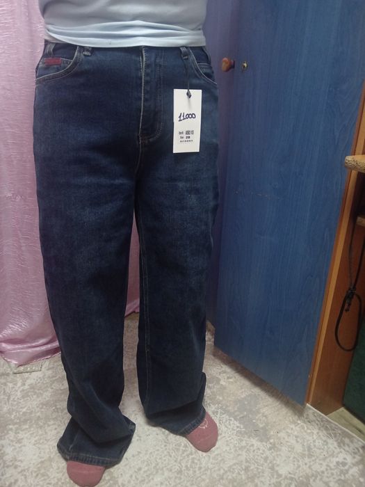 Продам женские джинсы