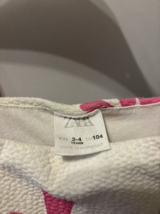 Rochita fetite Zara marimea 104 alb cu roz