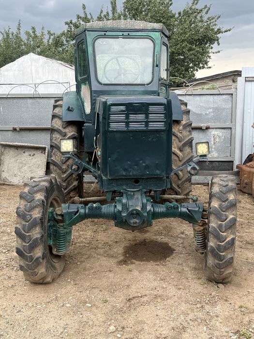 Продам трактор  лтз т 40