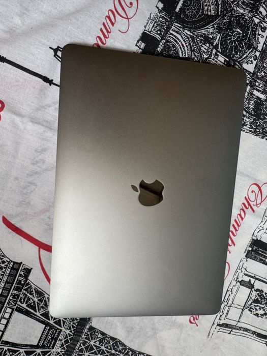 Macbook pro 13 м1
