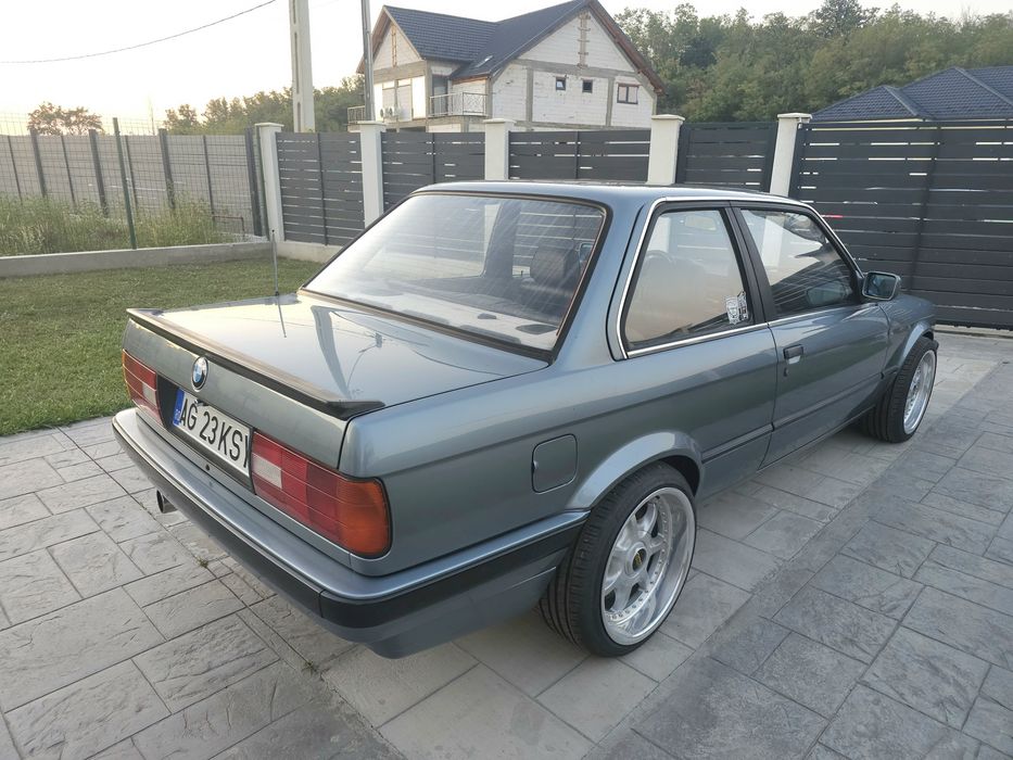 BMW 3 Series 1989 — imagine 3