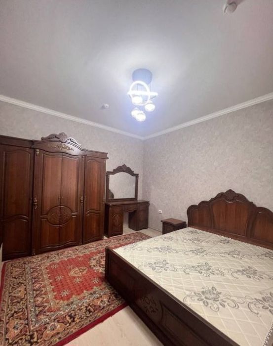 Uy sotiladi 9 hudud 16 etajka 15 etaj