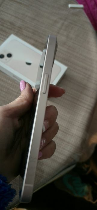 Телефон Iphone 13