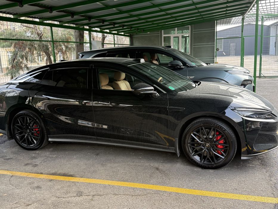 Продаю Byd Han L 2025