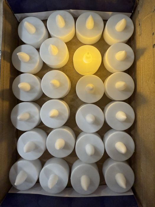 LED свещи с батерия, 24 броя