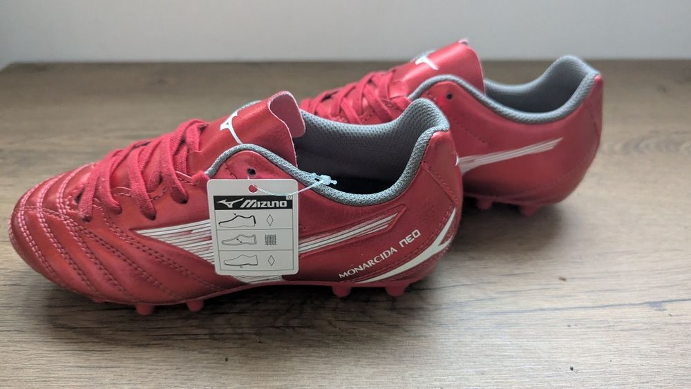 Ghete fotbal Mizuno Kids Monarcida Neo III Select AG Mărime 32,5