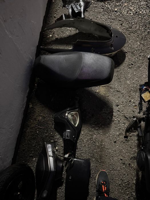 Скутер запчасти   .